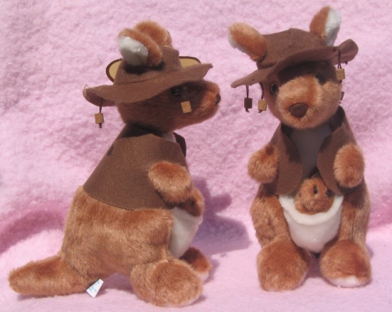 Kangaroo toys with Waltzing Matilda music feature